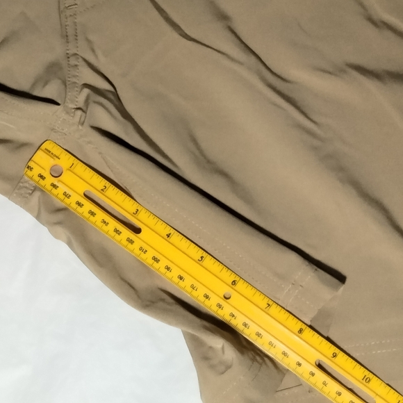 Nautica Men's Performance Shorts Wicking UPF Stretch Breathable Tan Size 32 - Picture 3 of 6